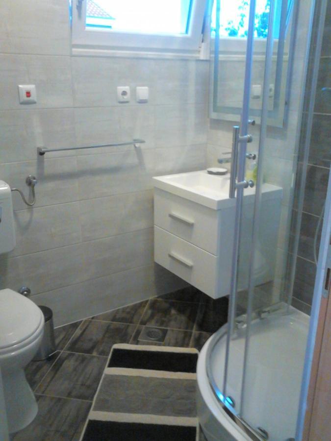 Apartmani Sruk Sukošan Екстериор снимка