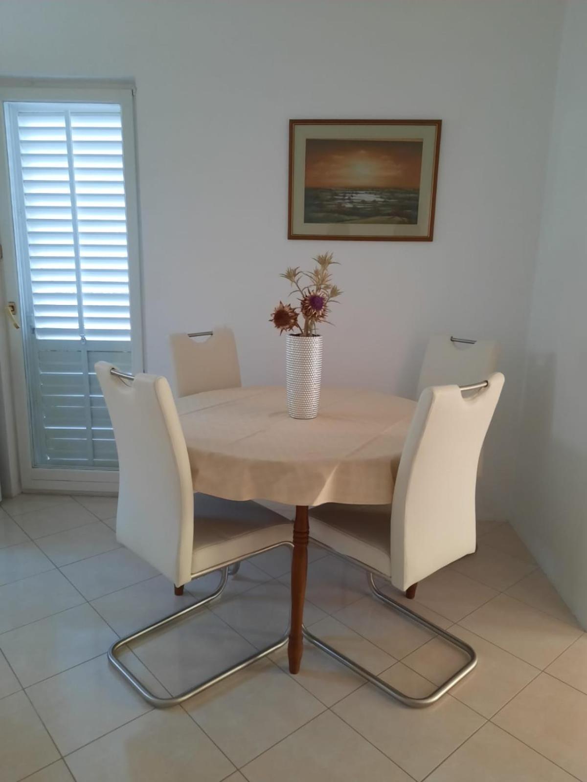 Apartmani Sruk Sukošan Екстериор снимка